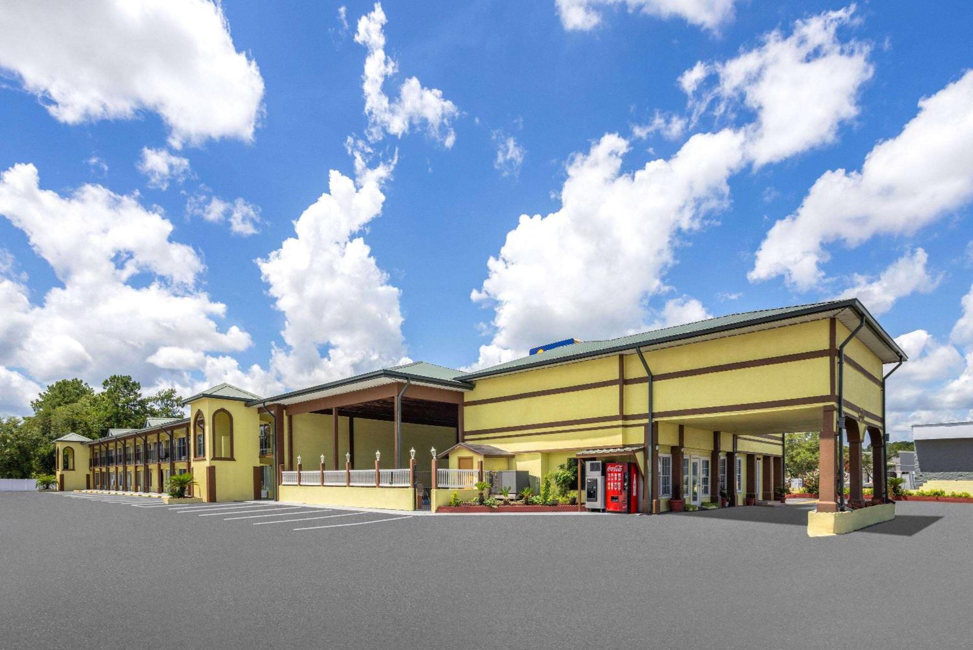 Days Inn By Wyndham Waycross Exterior foto