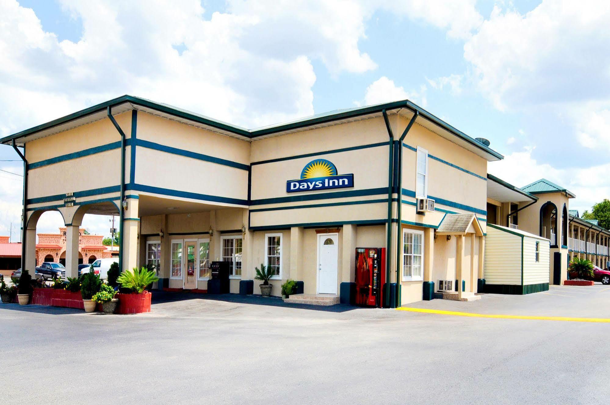 Days Inn By Wyndham Waycross Exterior foto